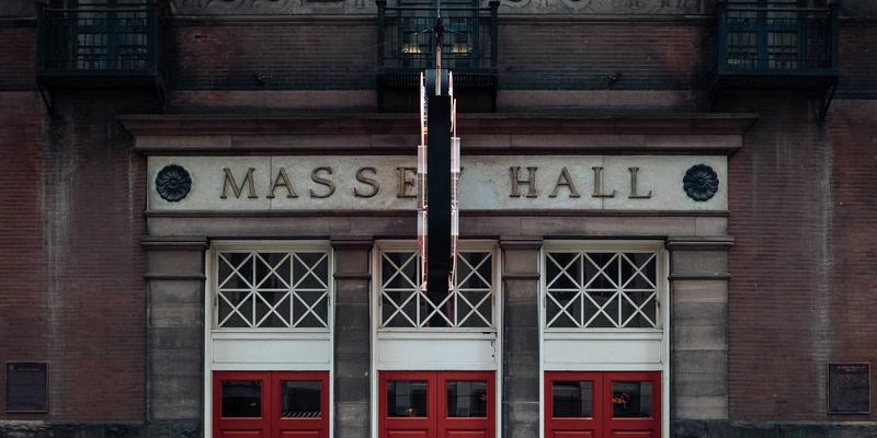 探秘中国苗族医药：千年传承的独特疗法与草药智慧