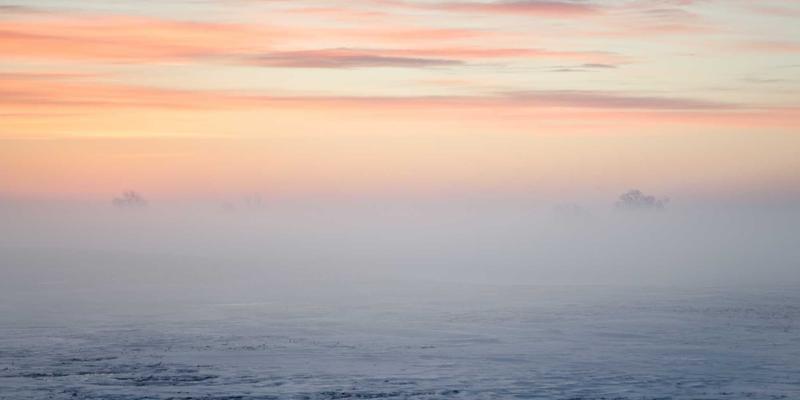 苗族服饰与银饰中的文化密码：蝴蝶妈妈与迁徙史诗的视觉叙事