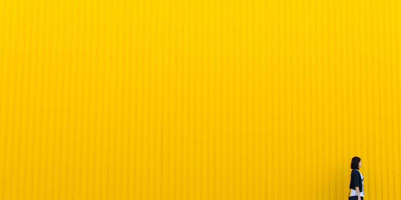 蓝靛为魂：苗族传统染织技艺中的植物智慧、色彩哲学与可持续工艺